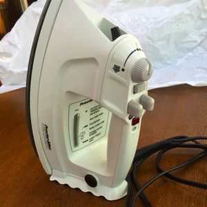 Hamilton Beach/Proctor Silex electronic auto-off/spray/blast iron.exc cond.